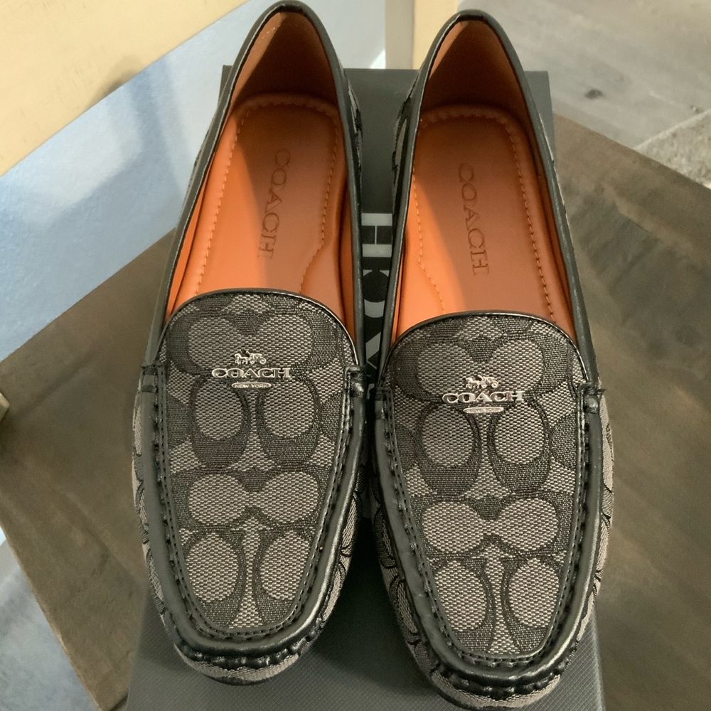 Coach Gable Signature Loafer size 7 Brand new!!